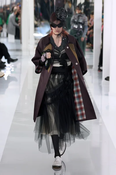 Look 10